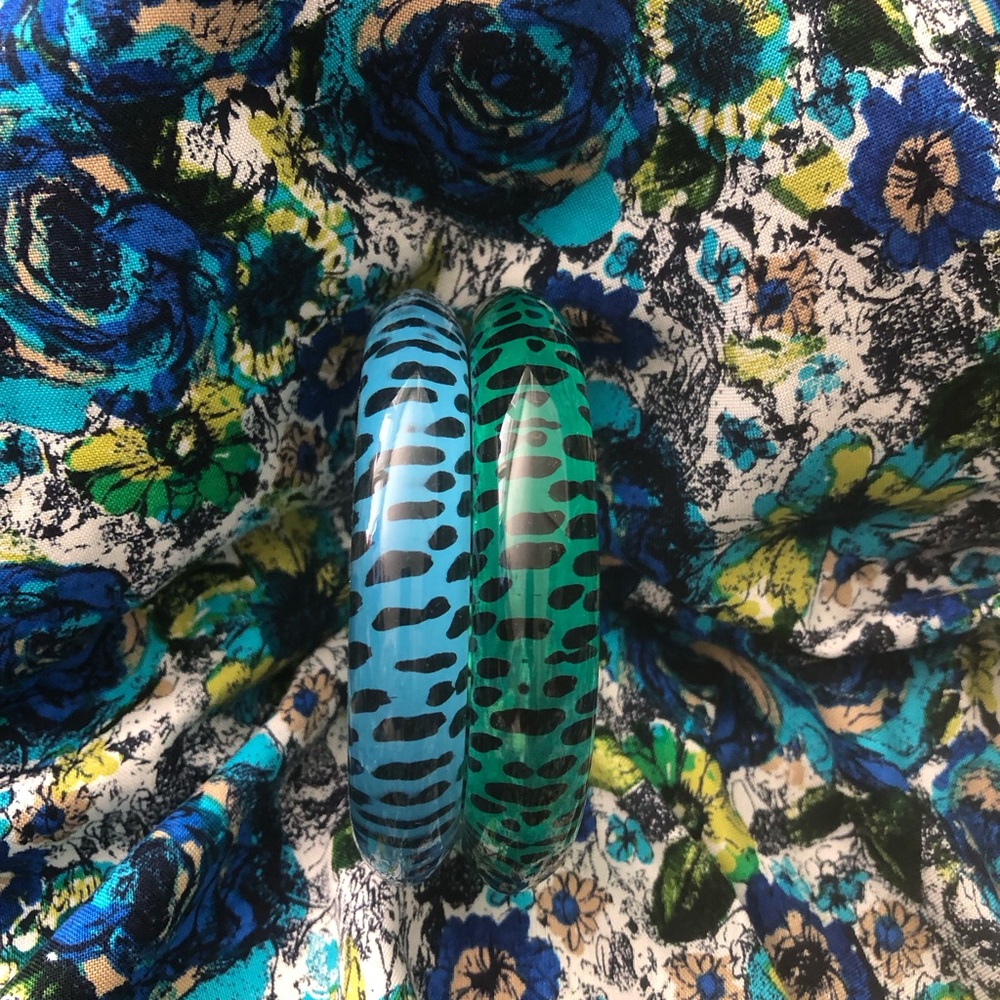 Splendette Blue and Teal Leopard Bangle Set Classic Size